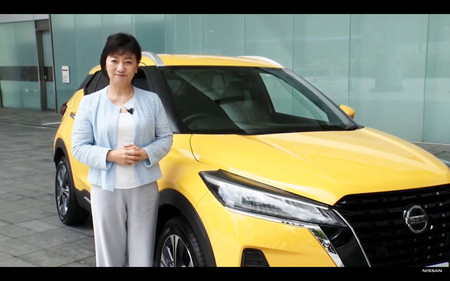 日産自動車がオンラインで発表した新型の小型ＳＵＶ（スポーツ用多目的車）「キックス」と星野朝子執行役副社長