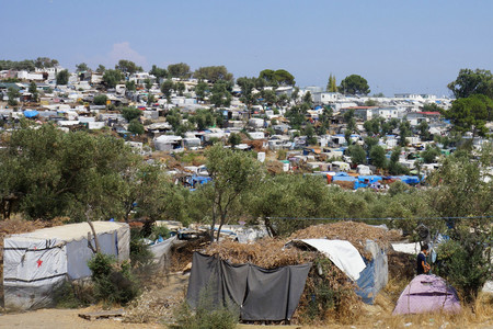 コロナで１万人超 軟禁状態 ギリシャ レスボス島 欧州難民最前線 上 海外経済ニュース 時事エクイティ