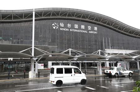 国管理空港として全国で初めて民営化された仙台空港＝２９日、宮城県