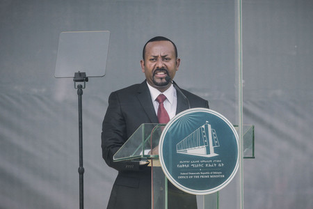 エチオピアのアビー首相＝１０月４日、アディスアベバ（ＡＦＰ時事）