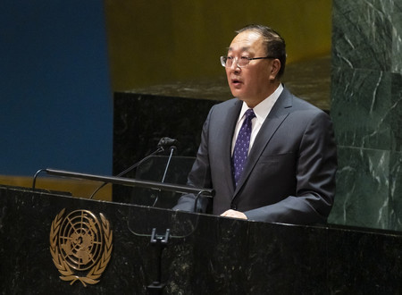 国連総会に出席する中国の張軍国連大使＝３月２４日、米ニューヨークの国連本部（ＥＰＡ時事）
