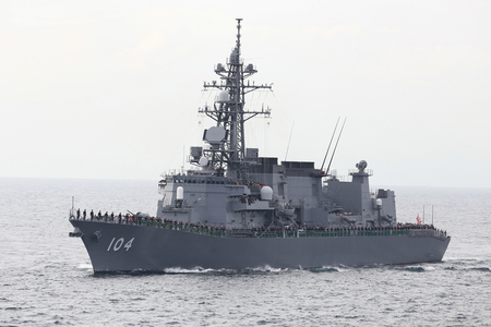 海上自衛隊の護衛艦「きりさめ」＝２０１５年１０月、神奈川県沖の相模湾