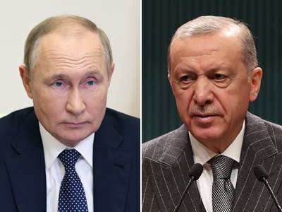 トルコのエルドアン大統領（写真右、ＡＦＰ時事）とロシアのプーチン大統領（ＥＰＡ時事）
