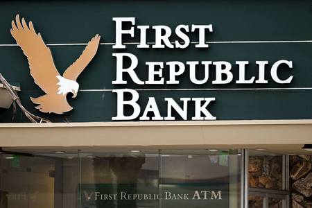 ２０日、米カリフォルニア州サンタモニカにあるファースト・リパブリック銀行の支店（ＡＦＰ時事）