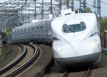 ＪＲ東海が自動運転のシステムを導入する予定の東海道新幹線Ｎ７００Ｓの車両（ＪＲ東海提供）