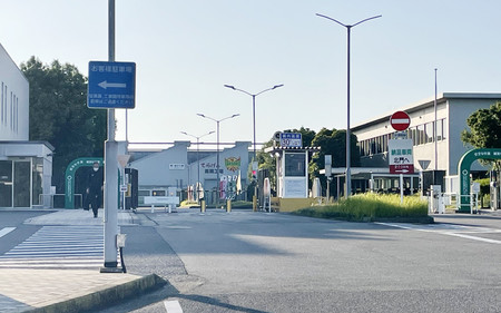 生産を停止したトヨタ自動車の高岡工場＝１７日午後、愛知県豊田市