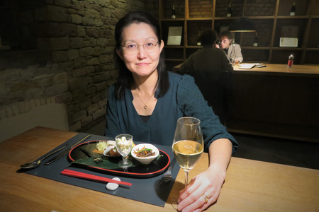 ドイツで日本料理店「ｆｕｍｉ（フミ）」を経営する醸造家の徳岡史子さん＝１０月２６日、西部ダイデスハイム