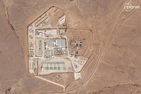 ヨルダンにある米軍の後方支援基地「タワー２２」の衛星写真＝２０２３年１０月撮影、米企業Ｐｌａｎｅｔ　Ｌａｂｓ　ＰＢＣが公開（ＡＦＰ時事）