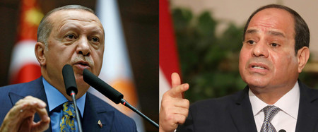 トルコのエルドアン大統領（左）とエジプトのシシ大統領（ＡＦＰ時事）