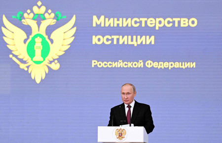 ロシア法務省で演説するプーチン大統領＝２０２２年９月、モスクワ（ＡＦＰ時事）