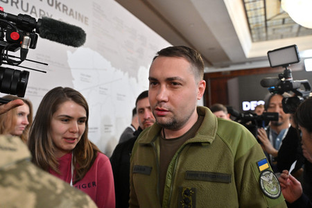 ２５日、キーウ（キエフ）で記者団の取材に応じるウクライナのブダノフ国防省情報総局長官（ＡＦＰ時事）