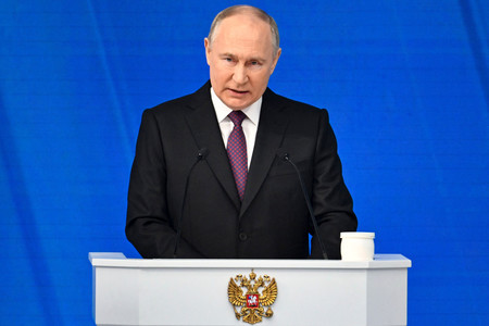 ２９日、モスクワで、「年次教書演説」を行うロシアのプーチン大統領（ＡＦＰ時事）