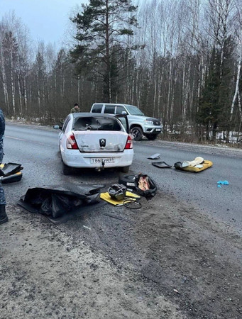 モスクワ郊外の銃乱射事件の容疑者が逃走に使用したとされる車両＝ソーシャルメディアに２３日投稿された画像より（ロイター時事）