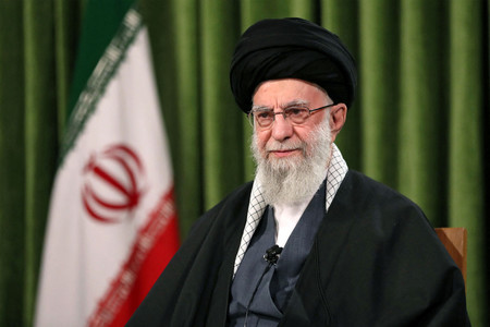 イランの最高指導者ハメネイ師＝３月２０日、テヘラン（ＡＦＰ時事）