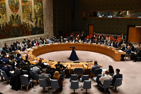 １４日、ニューヨークの国連本部で、イランによるイスラエル攻撃を受けて開かれた国連安保理の緊急会合