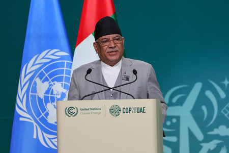 ネパールのダハル首相＝２０２３年１２月、ドバイ（ＡＦＰ時事）