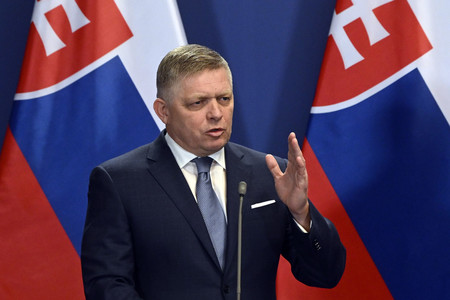 スロバキアのフィツォ首相＝１月１６日、ブダペスト（ＥＰＡ時事）