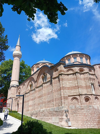 博物館から改装された「カーリエモスク」＝１５日、トルコ・イスタンブール