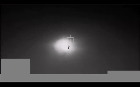 北朝鮮の偵察衛星を搭載したロケットの爆発を捉えた映像（韓国軍が２８日公開・時事）