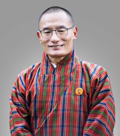 ブータンのトブゲイ首相（同国首相府提供・時事）