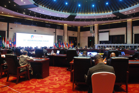 ２７日、ビエンチャンで開かれた東南アジア諸国連合（ＡＳＥＡＮ）地域フォーラム（ＡＲＦ）閣僚会合