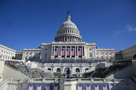 １７日、米大統領就任式の準備が進められていたワシントンの連邦議会議事堂前（ＡＦＰ時事）