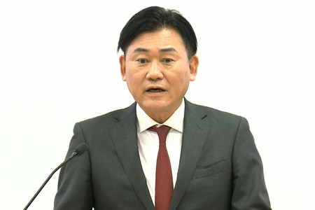 オンライン形式の決算説明会に登壇した楽天グループの三木谷浩史会長兼社長＝１４日午後