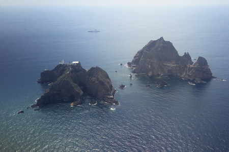 島根県・竹島=2012年8月撮影(AFP時事)