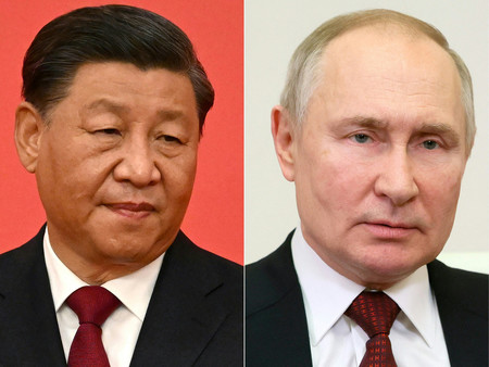 中国の習近平国家主席（左）とロシアのプーチン大統領（ＡＦＰ時事）