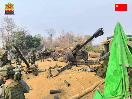 ミャンマー地震後の７日、抵抗勢力が占拠したとする北部ザガイン地域の国軍基地＝「国民統一政府」（ＮＵＧ）のフェイスブックより
