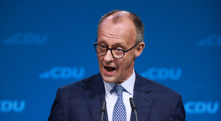 ドイツの保守政党キリスト教民主同盟(CDU)のメルツ党首=28日、ベルリン(EPA時事)
