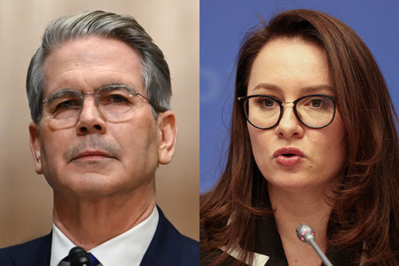 ベセント米財務長官（写真左）とウクライナのスビリデンコ第１副首相兼経済相（ＡＦＰ時事）