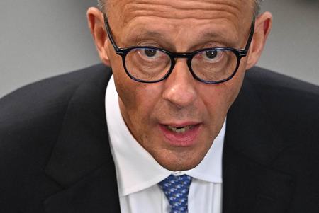 ドイツ連邦議会で首相に指名されたフリードリヒ・メルツ氏=6日、ベルリン(AFP時事)