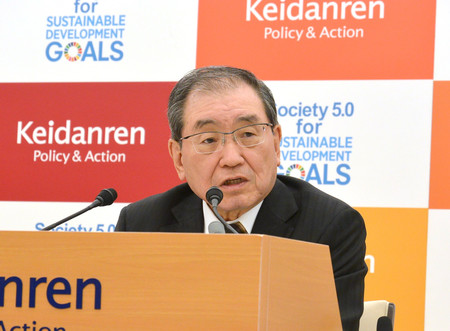 記者会見する経団連の十倉雅和会長=7日午後、東京都千代田区