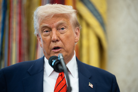 トランプ米大統領=6日、ワシントン(EPA時事)