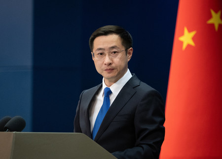 中国外務省の林剣副報道局長=7日、北京(EPA時事)
