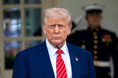 トランプ米大統領=8日、ワシントン(EPA時事)