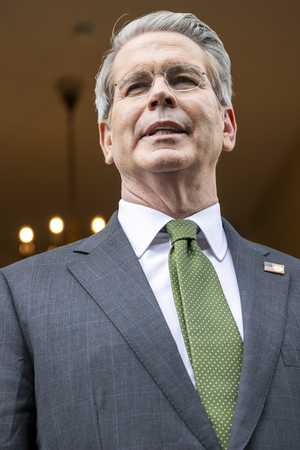 ベセント米財務長官=11日、スイス・ジュネーブ(EPA時事)