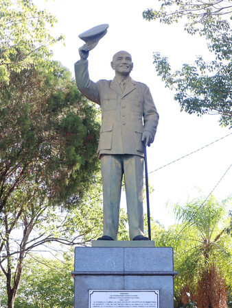 パラグアイが外交関係を維持する中華民国(台湾)の蒋介石・元総統の像=11日、アスンシオン
