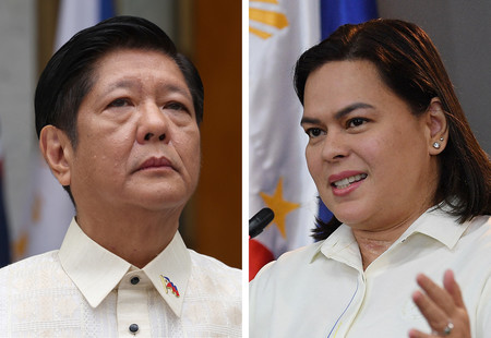 フィリピンのマルコス大統領(左)とサラ・ドゥテルテ副大統領(AFP時事)