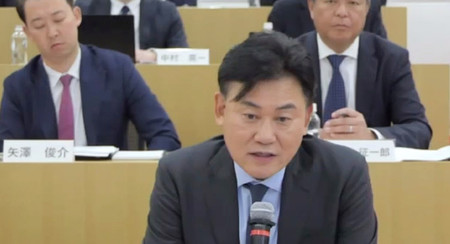 2025年1~3月期連結決算について、オンライン記者会見で説明する楽天グループの三木谷浩史会長兼社長=14日午後