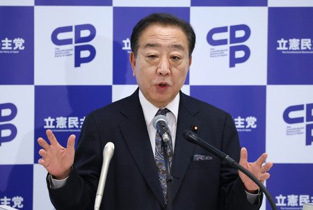 記者会見する立憲民主党の野田佳彦代表=16日午前、国会内