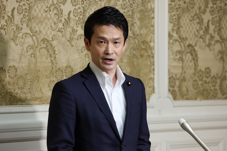 立憲民主党の小川淳也幹事長＝１９日、国会内