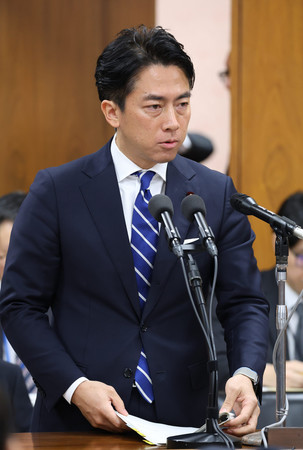 衆院農林水産委員会で答弁する小泉進次郎農林水産相=28日午前、国会内