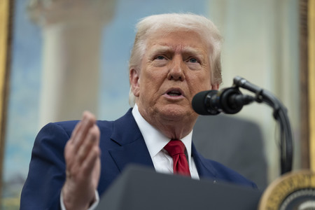 トランプ米大統領=28日、ワシントン(EPA時事)