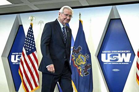 全米鉄鋼労働組合(USW)のデビッド・マッコール会長=2024年4月17日、ペンシルベニア州ピッツバーグ(AFP時事)