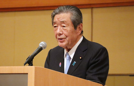 講演する自民党の森山裕幹事長=1日午後、高松市