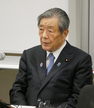 講演する自民党の森山裕幹事長=2日午後、国会内