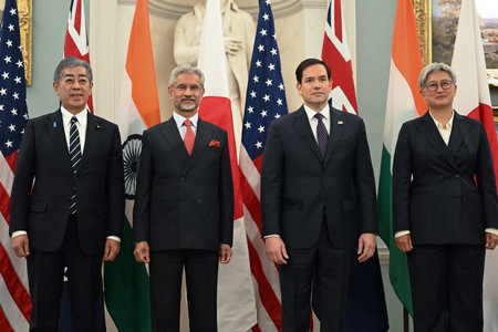 会合に臨む(左から)岩屋毅外相、インドのジャイシャンカル外相、米国のルビオ国務長官、オーストラリアのウォン外相=1月21日、ワシントン(AFP時事)