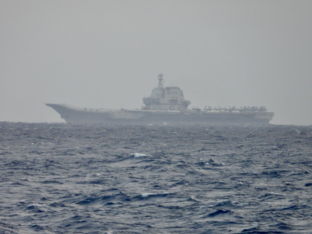 中国軍の空母「山東」=台湾国防部が1日提供、撮影場所不明